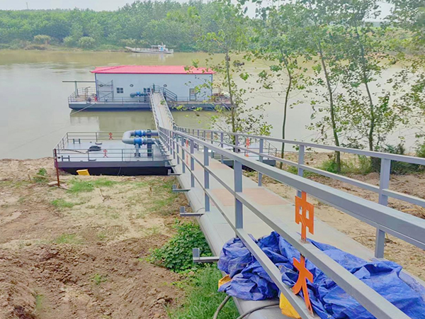 多级浮箱摇臂式取水泵船