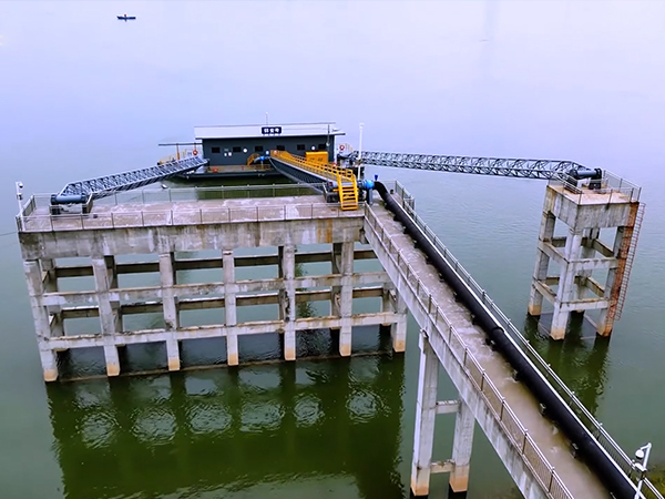 卧式旋转接头摇臂+辅助臂式取水泵船