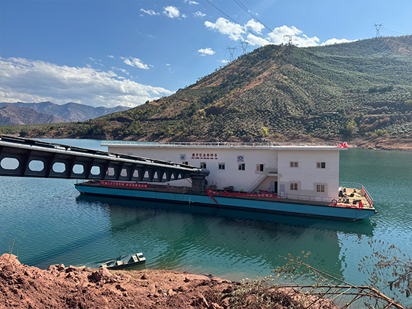 立式旋转接头摇臂式取水泵船